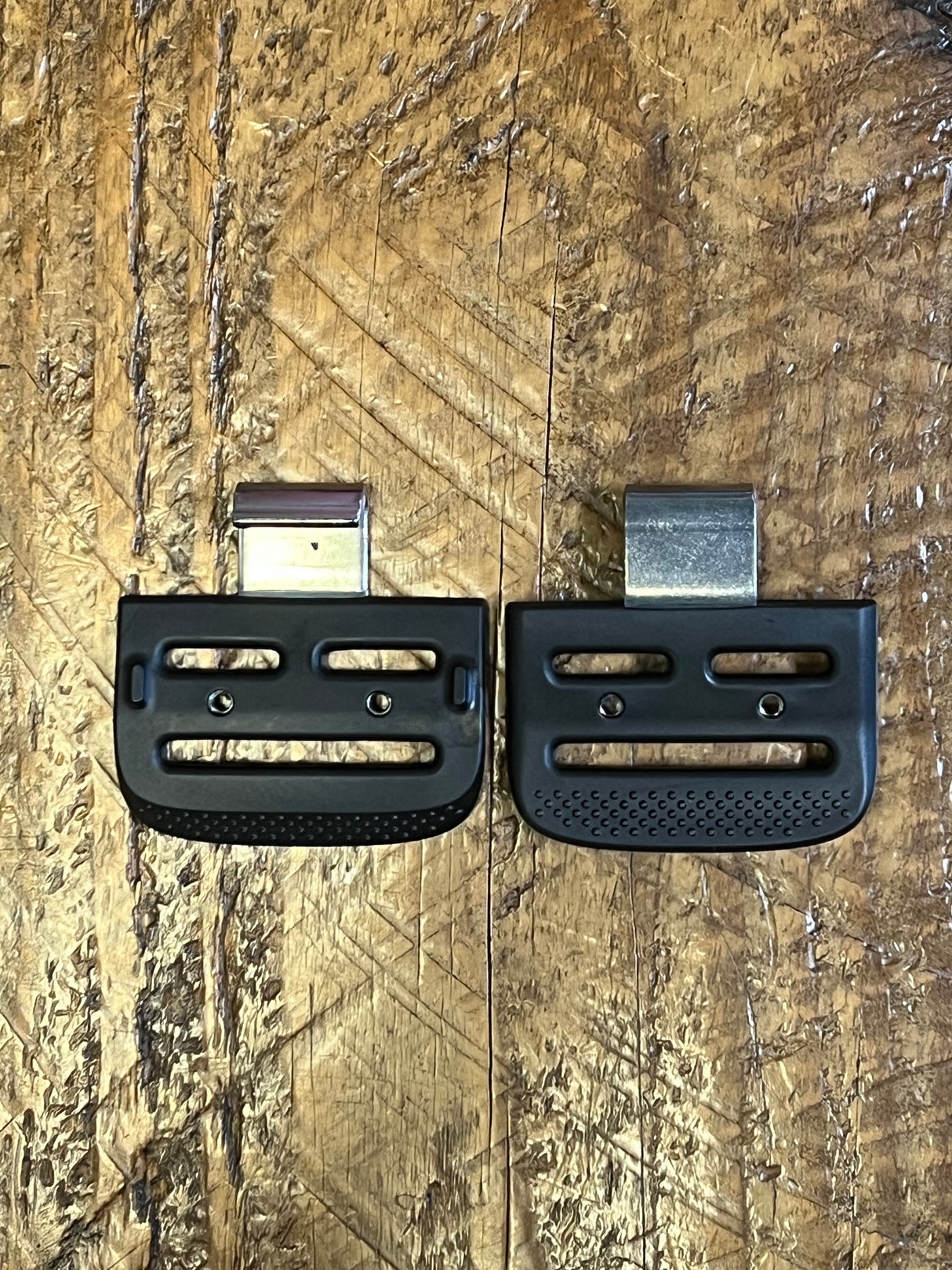 Manera Arc Buckles